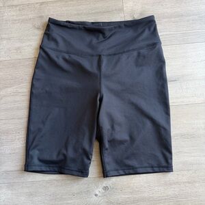EUC Cabana by Crown & Ivy black biker shorts - size medium